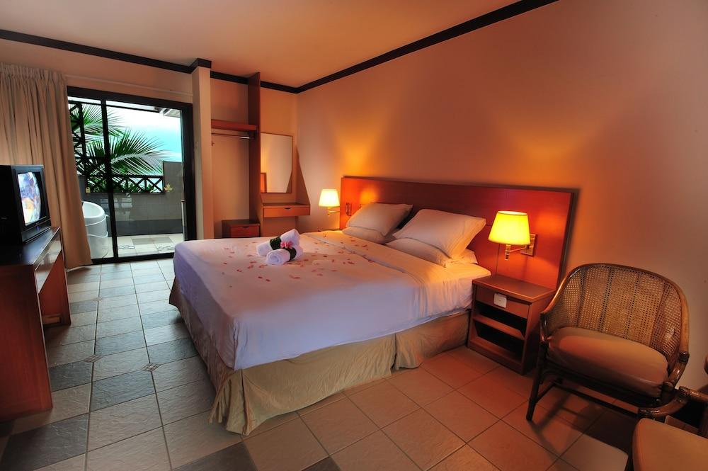 Paya Beach Spa & Dive Resort Kampung Genting Exterior photo