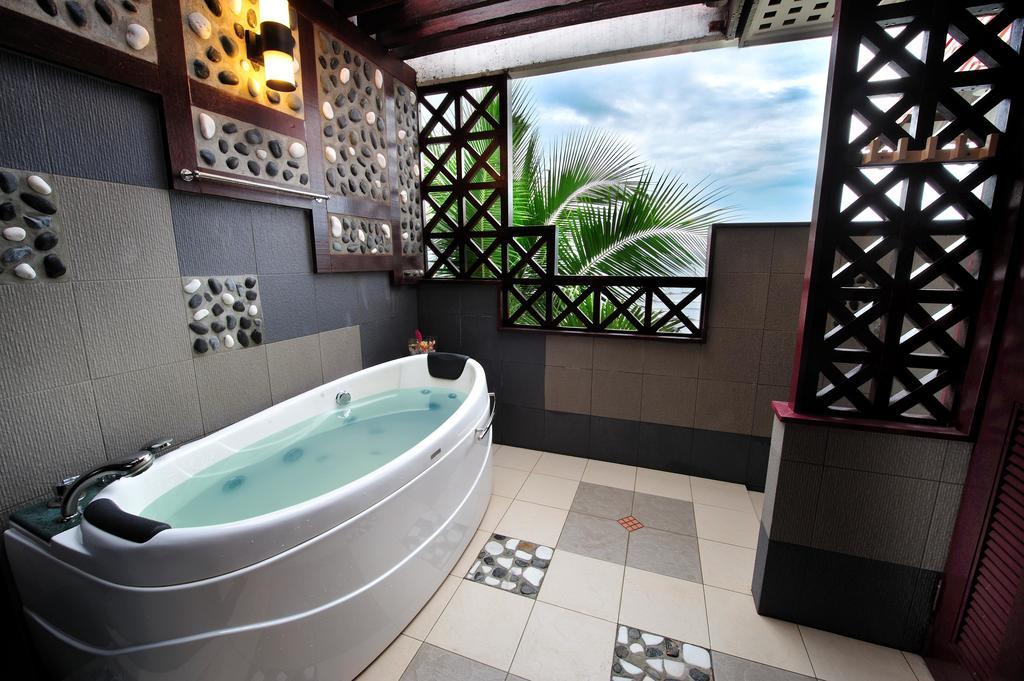 Paya Beach Spa & Dive Resort Kampung Genting Exterior photo
